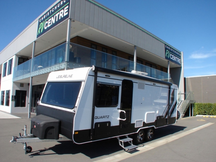 Leisure Line - Quartz - 674 SE - Walk Around Bed